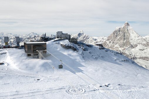 Matterhorn Glacier Ride ll Talstation | © Copyright © 2022 Zermatt Bergbahnen AG Matterhorn Glacier Ride ll Talstation | © Copyright © 2022 Zermatt Bergbahnen AG