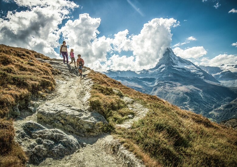 Murmelweg family hiking in Zermatt