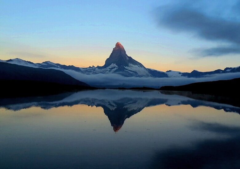 Sunrise at lake Stellisee with Matterhorn reflection | © Zermatt Bergbahnen AG Sonnenaufgang am Stellisee | © Zermatt Bergbahnen AG